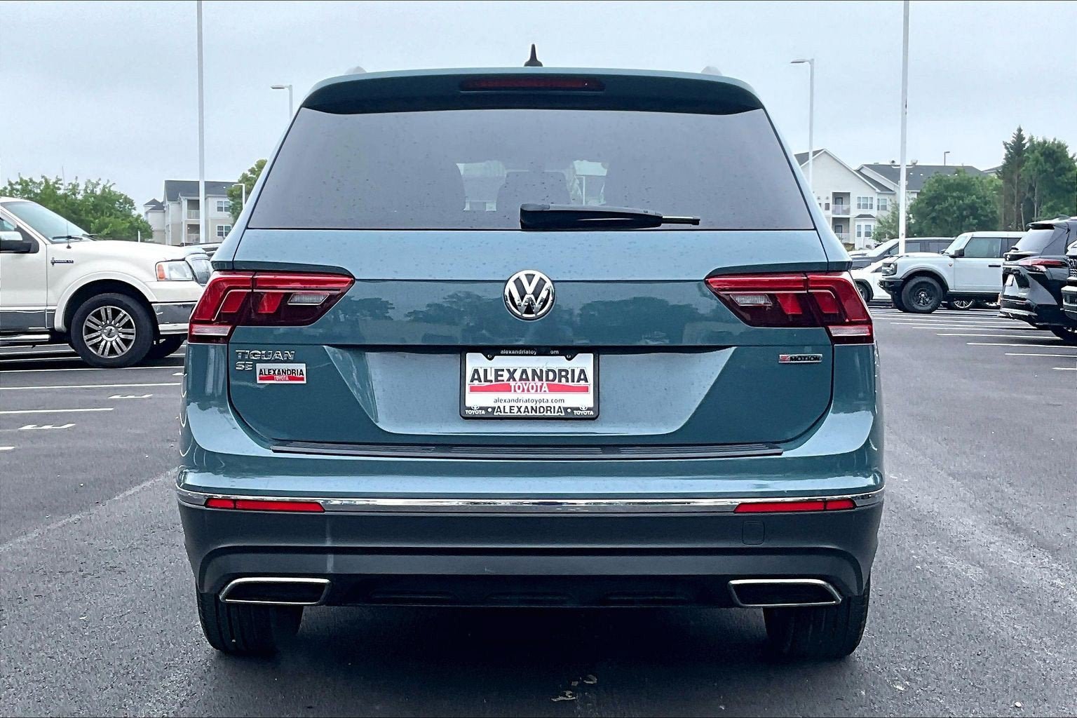 Used 2021 Volkswagen Tiguan SE w/ Panoramic Sunroof Package AWD/4WD image 4