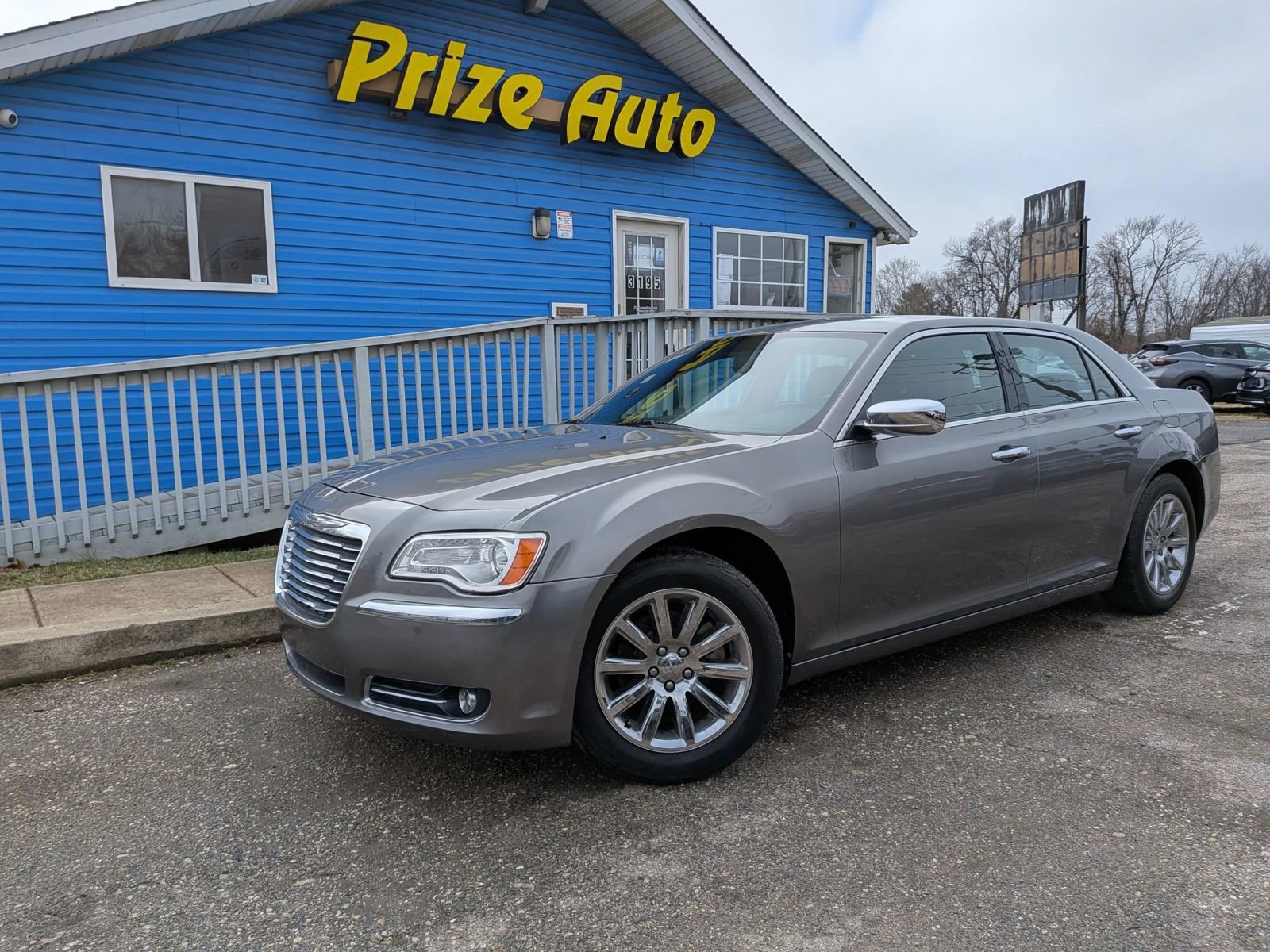 Used 2012 Chrysler 300 Limited RWD image 2