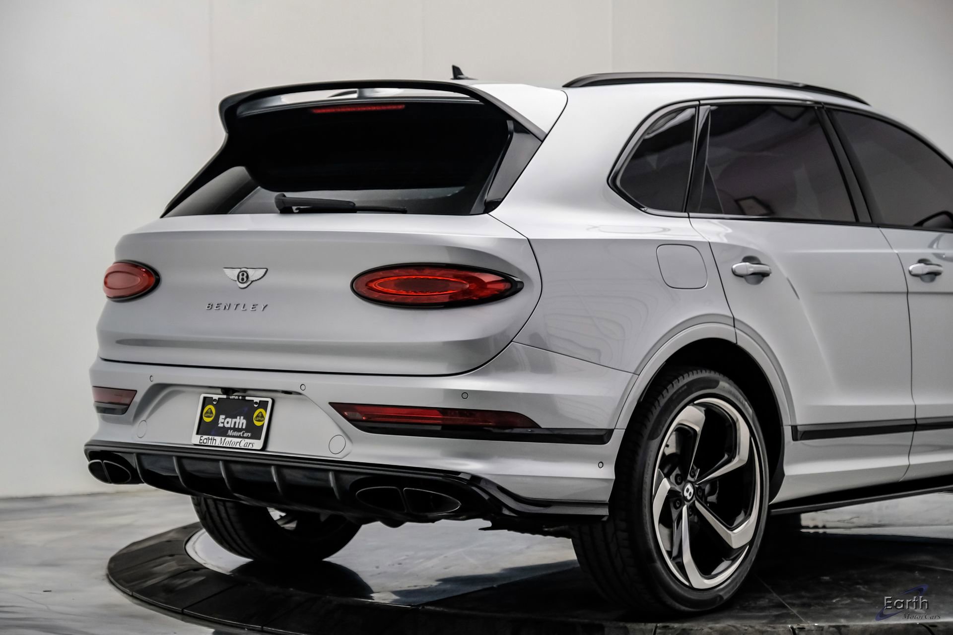 Used 2022 Bentley Bentayga AWD/4WD image 17