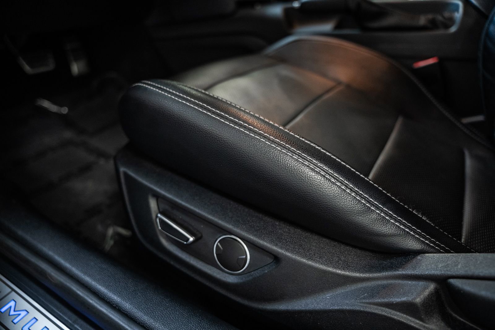 Used 2019 Ford Mustang Premium w/ Ecoboost Performance Package image 40