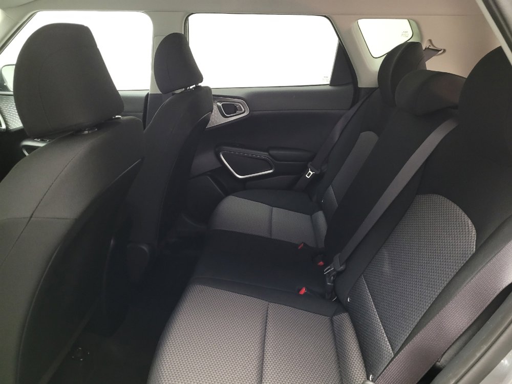 Used 2023 Kia Soul LX w/ LX Technology Package image 18