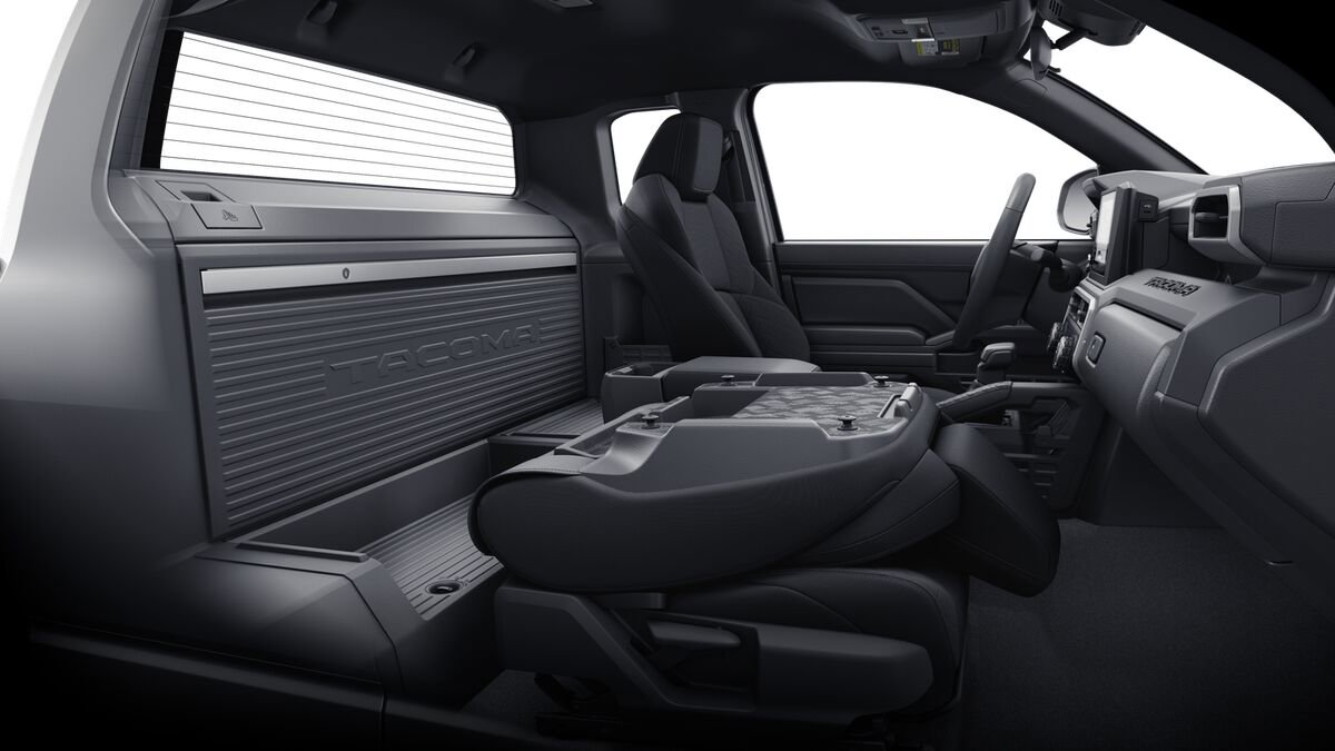 Used 2025 Toyota Tacoma SR image 20