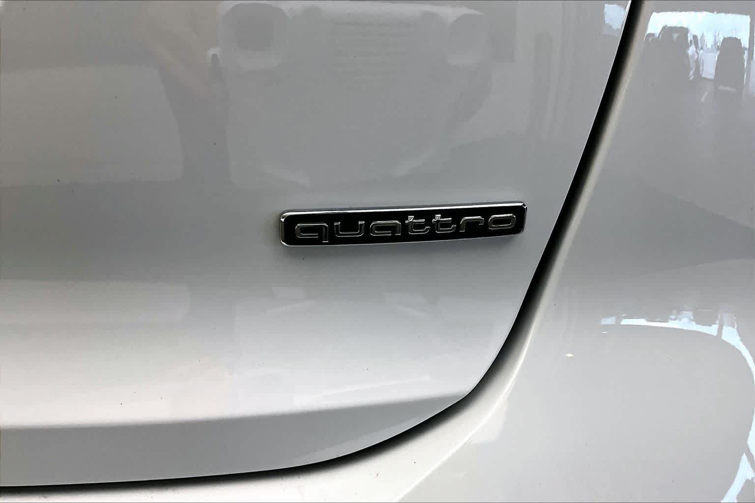 Used 2024 Audi Q4 e-tron Prestige AWD/4WD image 9