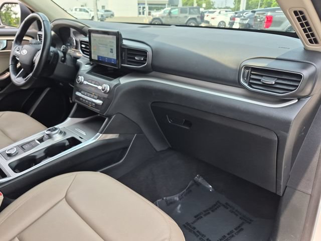 Used 2020 Ford Explorer XLT w/ Equipment Group 202A AWD/4WD image 35