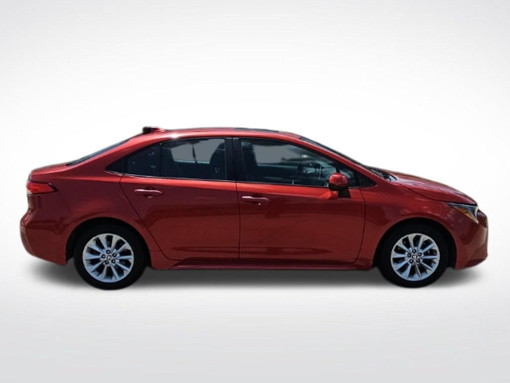 Used 2020 Toyota Corolla LE w/ LE Premium Package FWD image 9