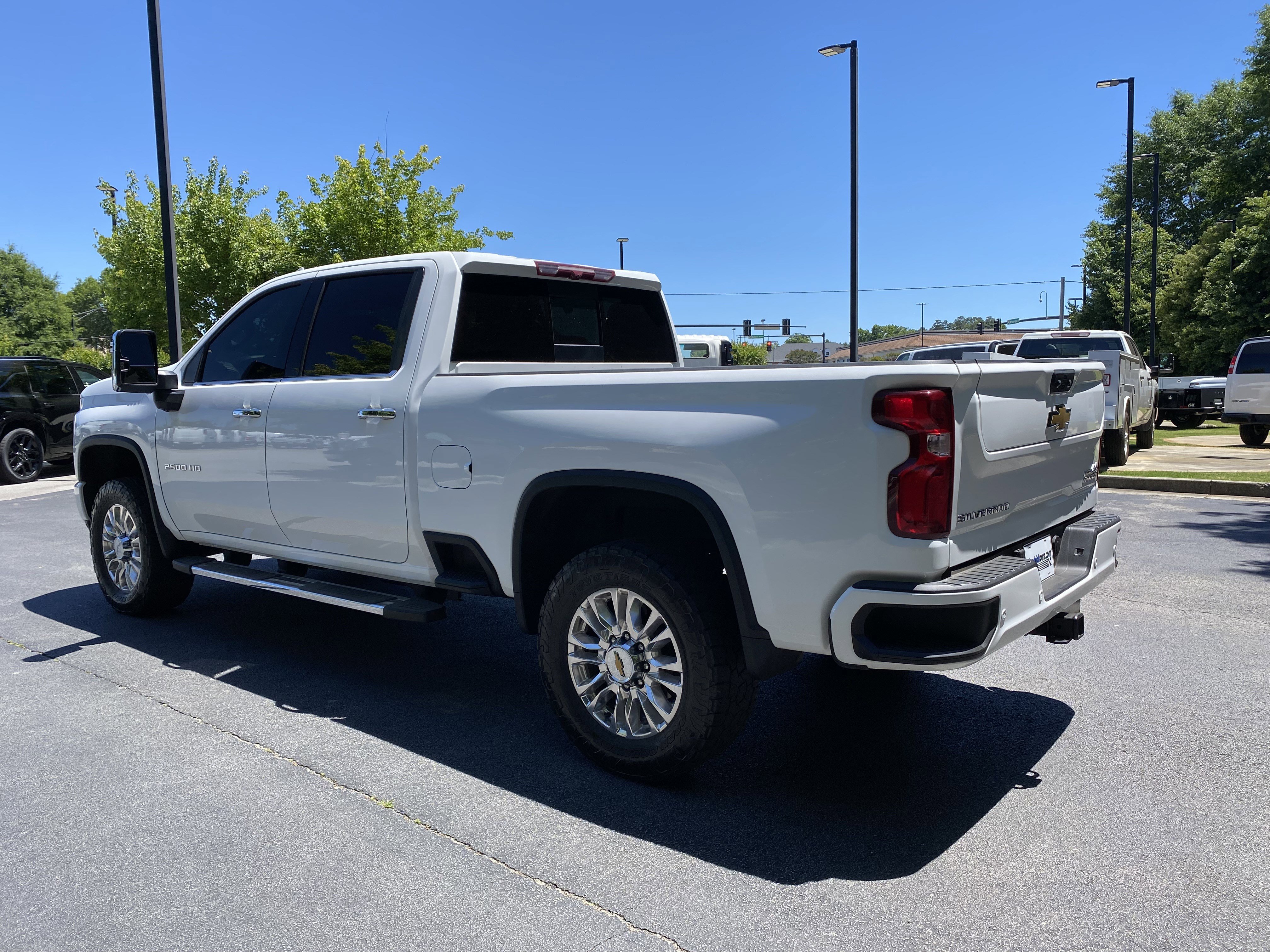 Used 2023 Chevrolet Silverado 2500 High Country w/ Safety Package II AWD/4WD image 7