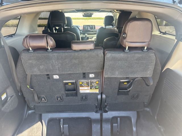 Used 2021 Toyota Sienna Platinum FWD image 14