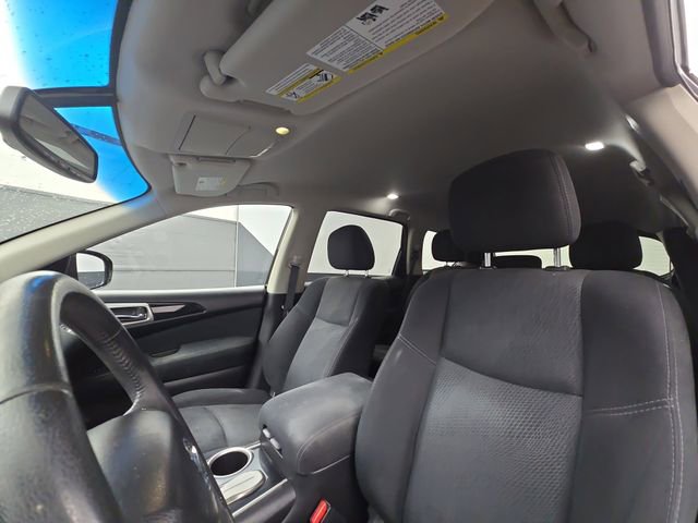 Used 2016 Nissan Pathfinder SV w/ SV Cold Weather Package image 14