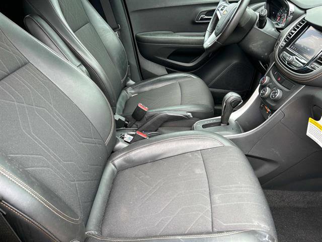 Certified 2022 Chevrolet Trax LT w/ LT Convenience Package image 23