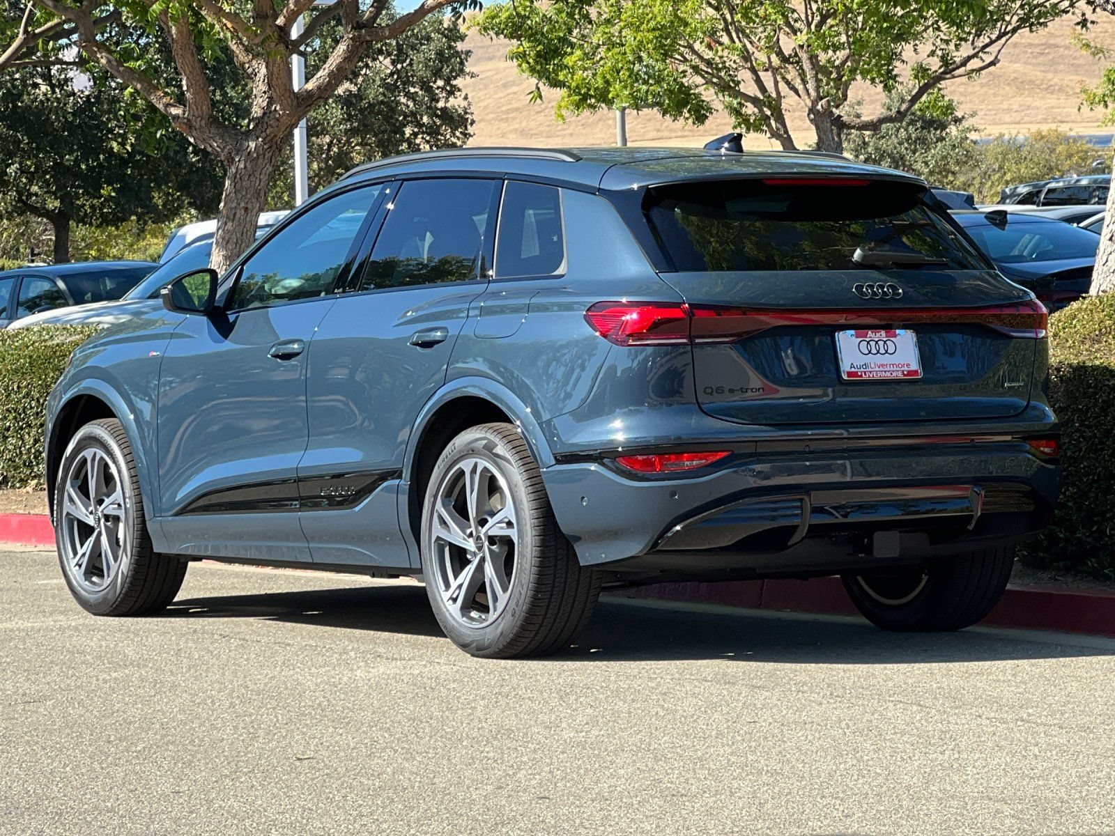 New 2027 Audi Q6 e-tron Premium Plus AWD/4WD image 4
