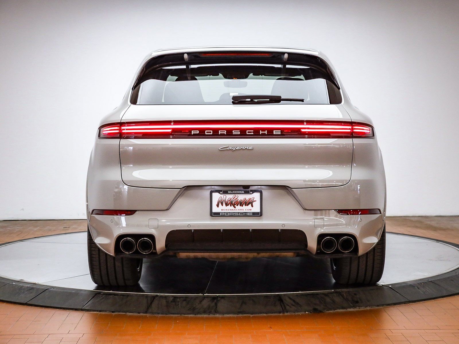 Used 2025 Porsche Cayenne E-Hybrid image 7