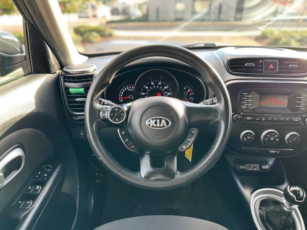 Used 2014 Kia Soul FWD image 12