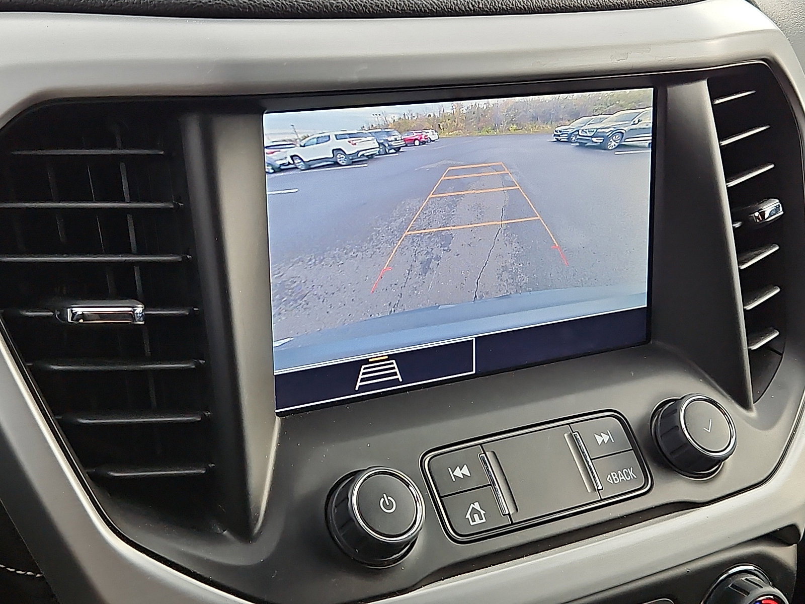 Certified 2023 GMC Acadia SLE image 17