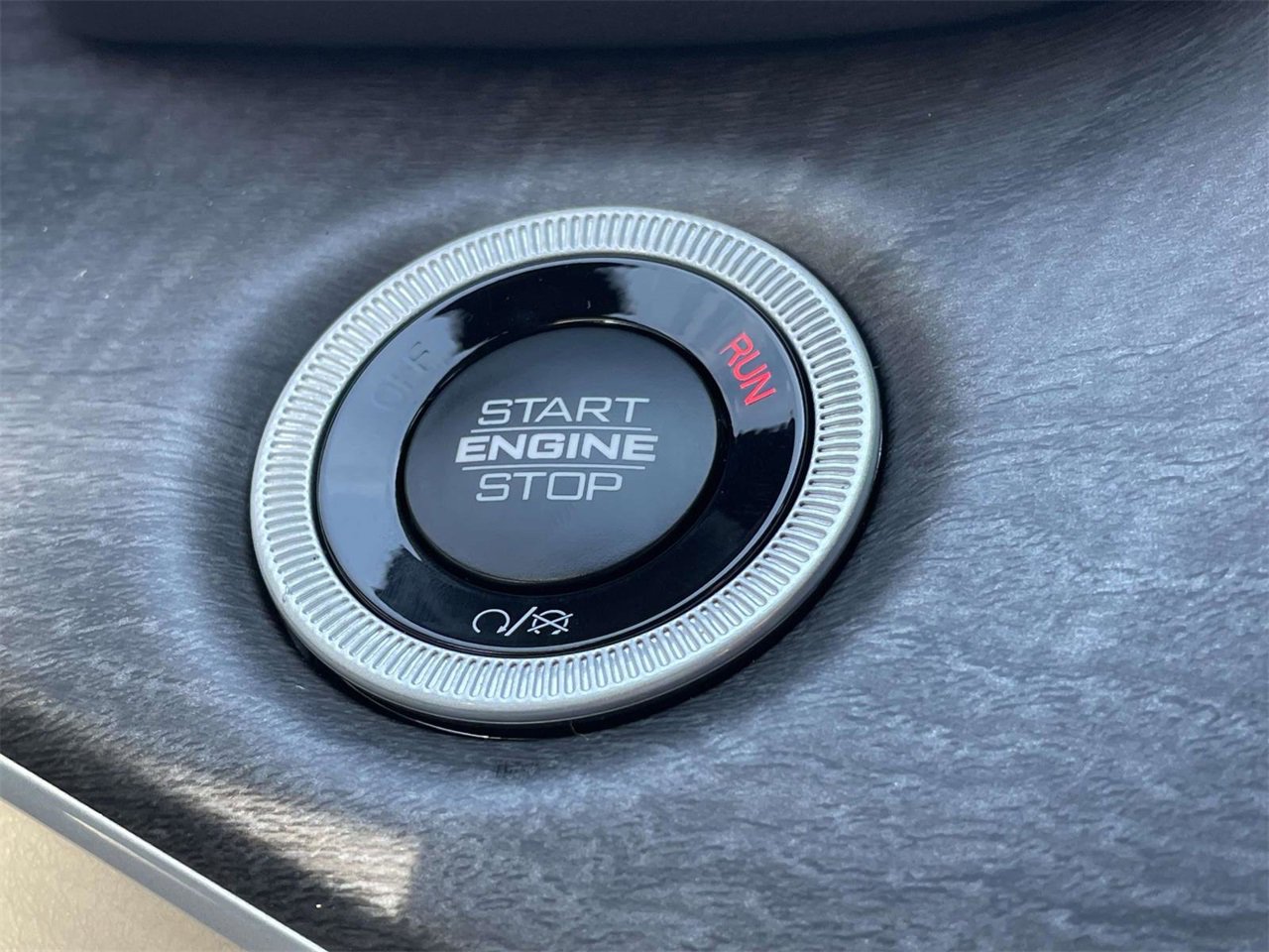 New 2025 Jeep Grand Cherokee Limited w/ Luxury Tech Group II image 16