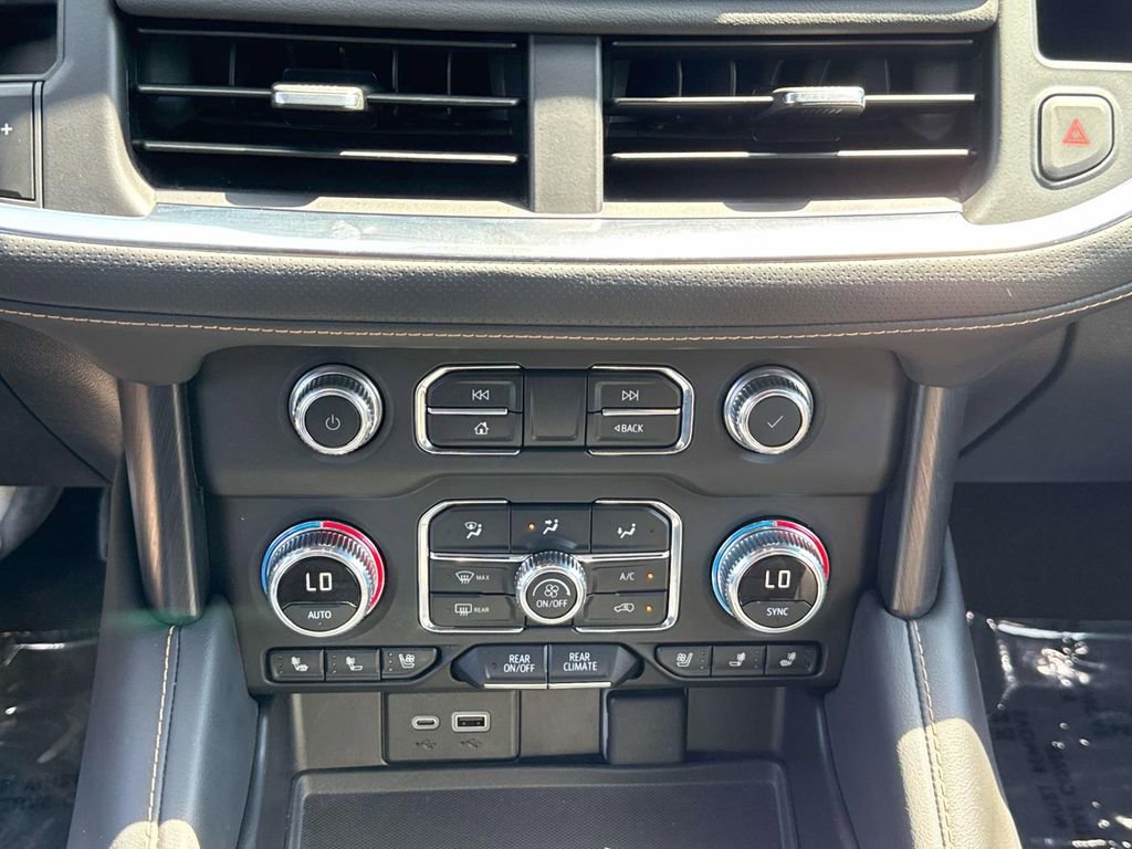 Used 2024 GMC Yukon AT4 w/ Technology Package AWD/4WD image 22