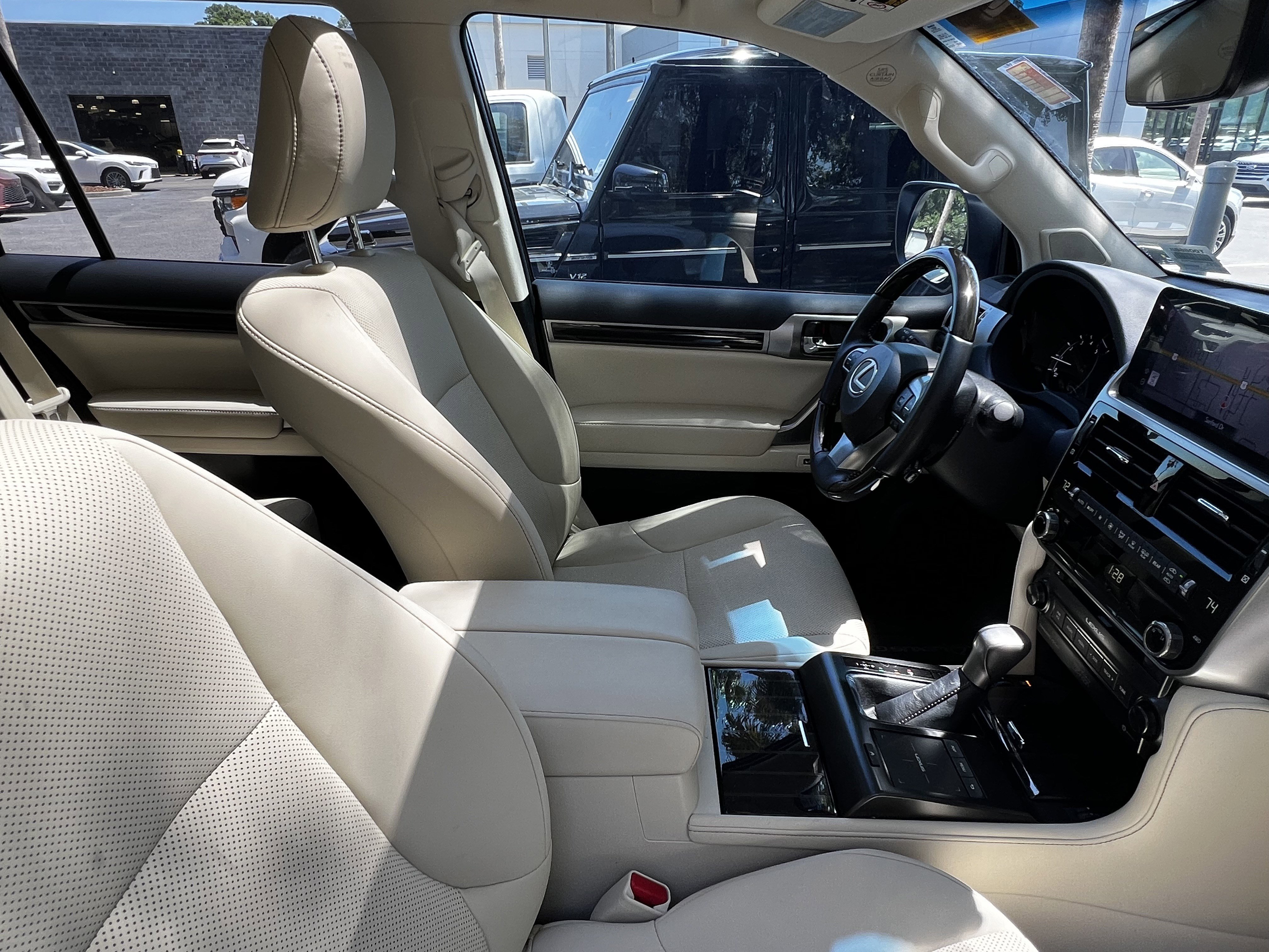 Used 2023 Lexus GX 460 Premium w/ Accessory Package image 49
