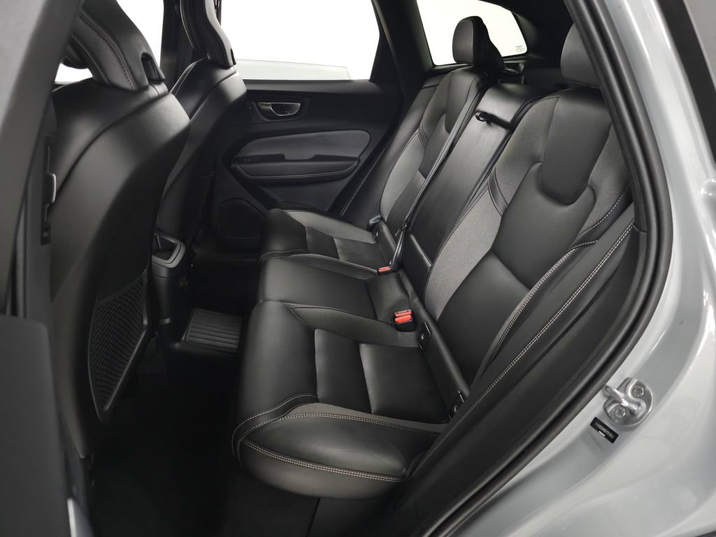 Certified 2024 Volvo XC60 T8 Ultimate w/ Protection Package Premier AWD/4WD image 38