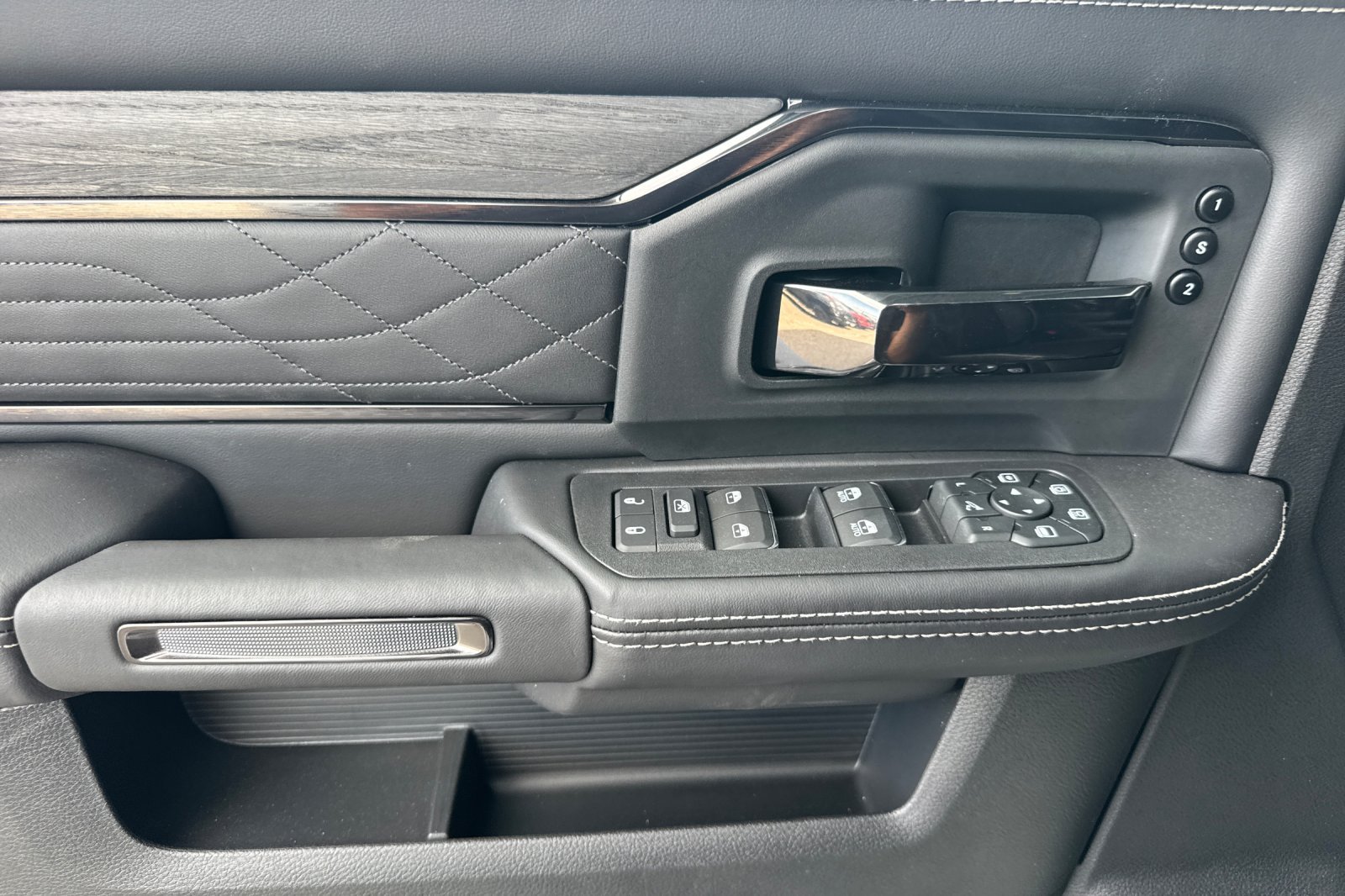 New 2026 RAM 3500 Limited AWD/4WD image 10