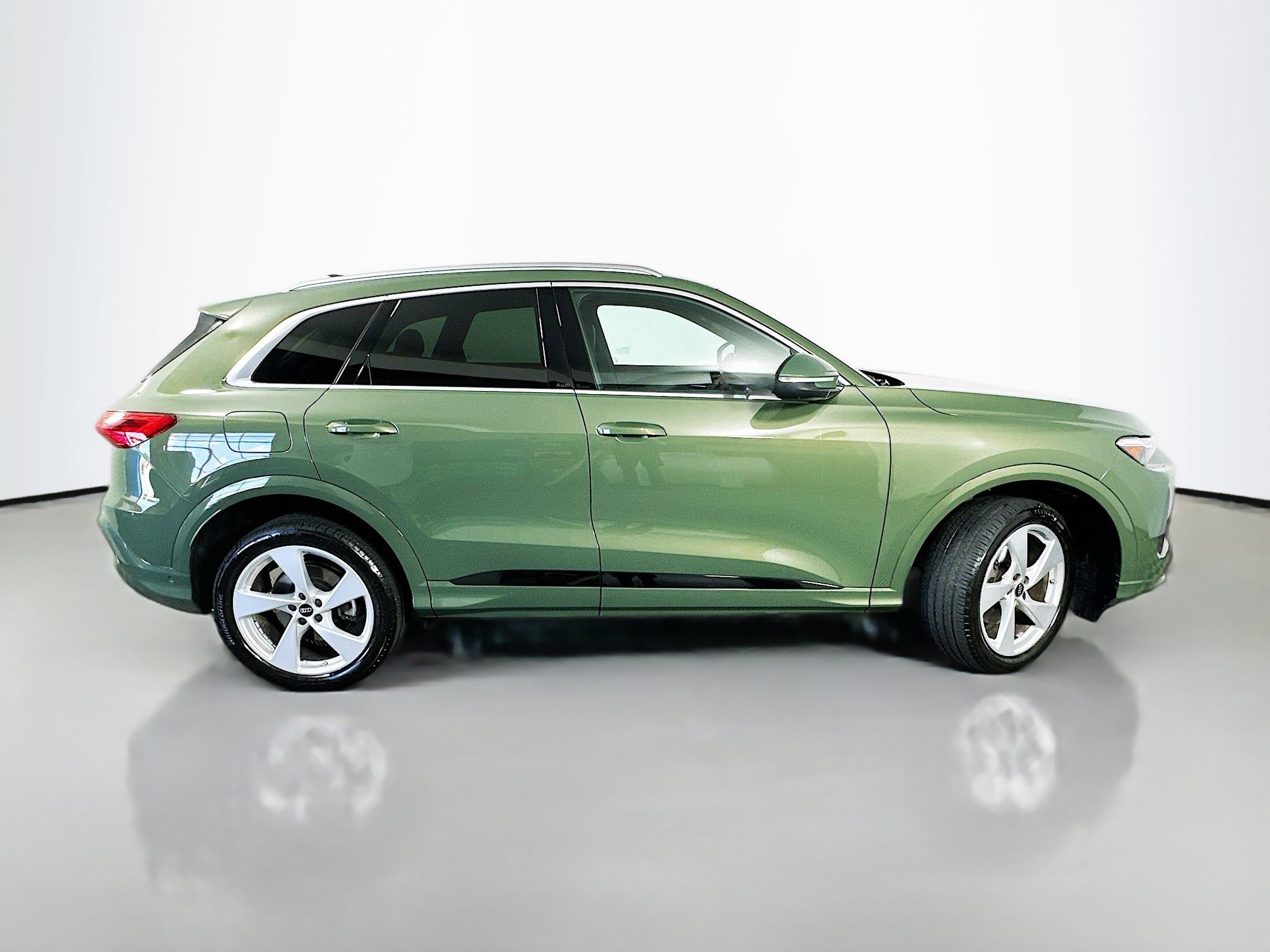 Used 2025 Audi Q5 Premium Plus w/ Premium Plus AWD/4WD image 8