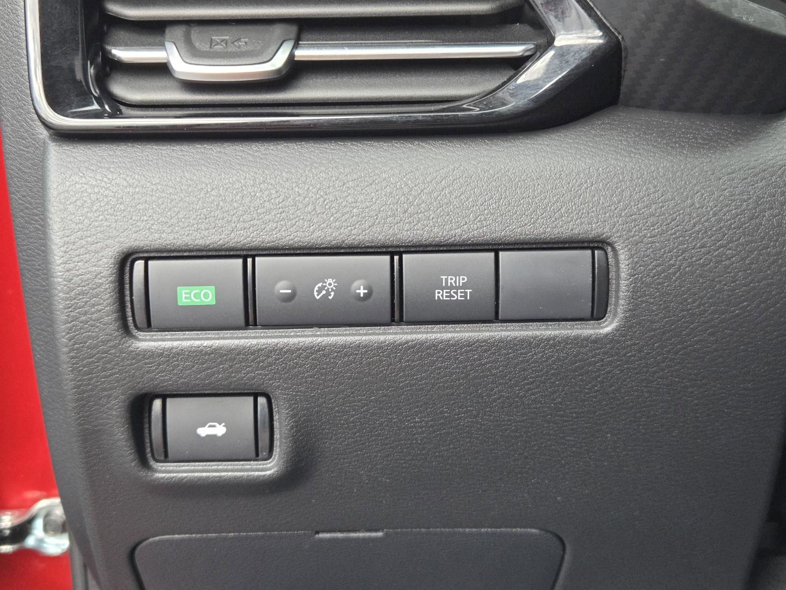 Used 2025 Nissan Sentra SR FWD image 18