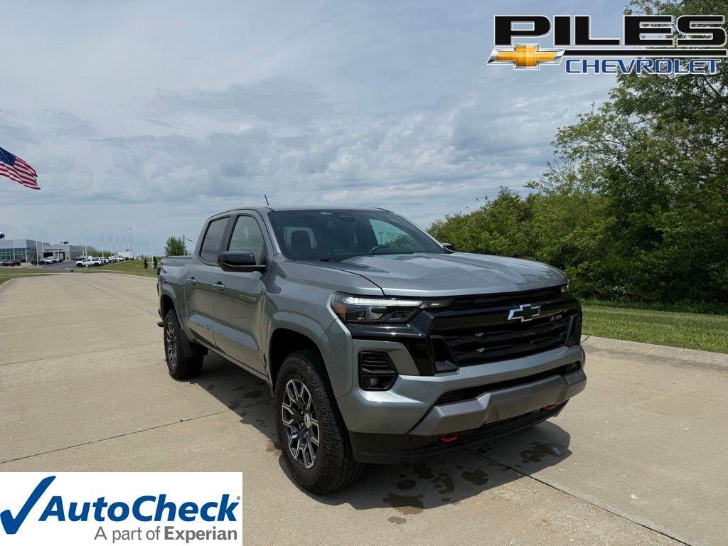 Used 2024 Chevrolet Colorado Z71 w/ Z71 Convenience Package 2 AWD/4WD image 1