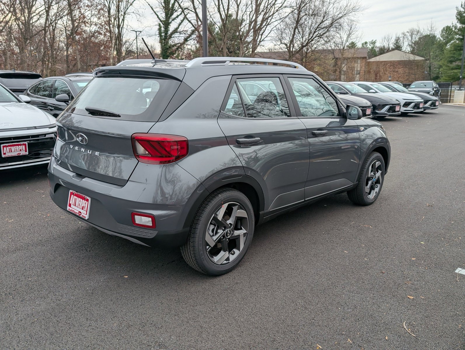 New 2026 Hyundai Venue SEL FWD image 3