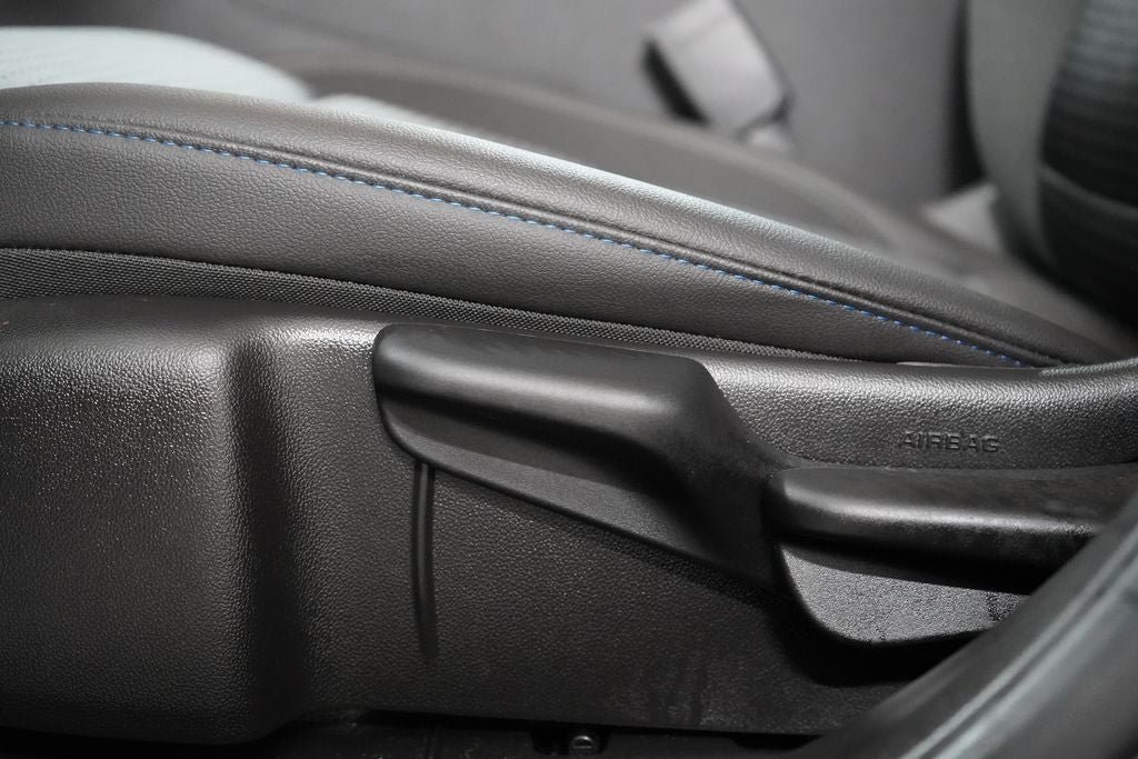 Used 2024 Chevrolet Trax LT w/ Sunroof Package FWD image 18
