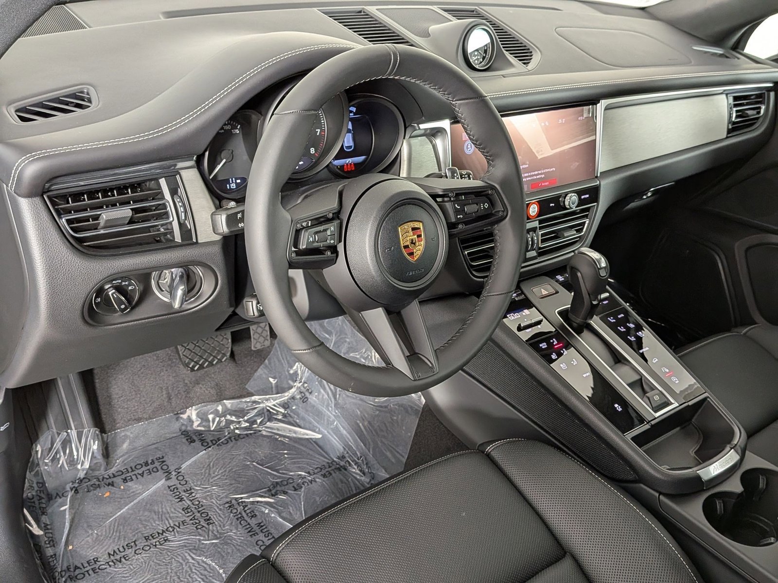 New 2026 Porsche Macan Turbo AWD/4WD image 4