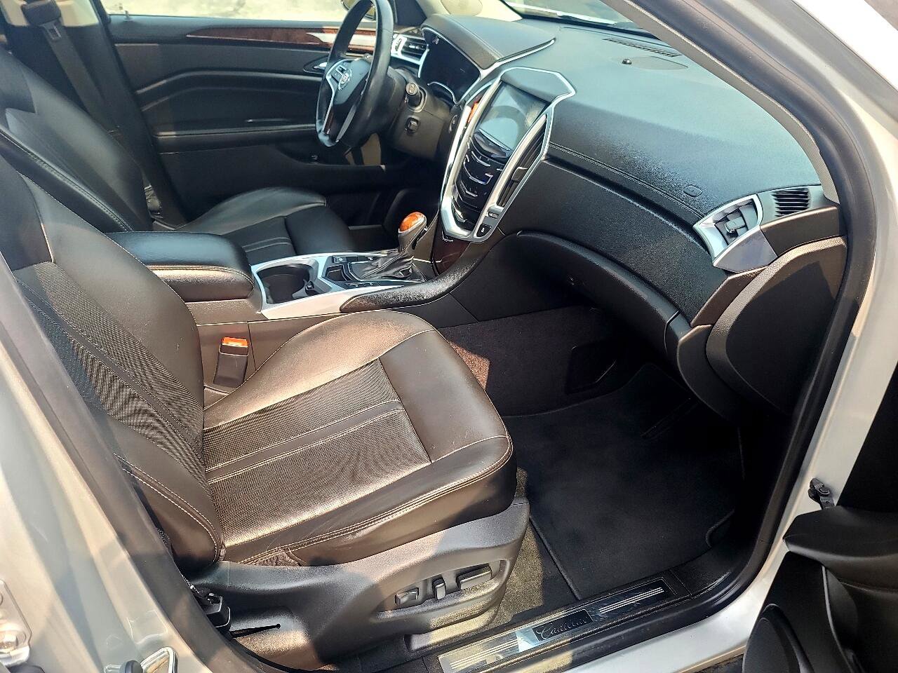 Used 2013 Cadillac SRX Luxury image 14