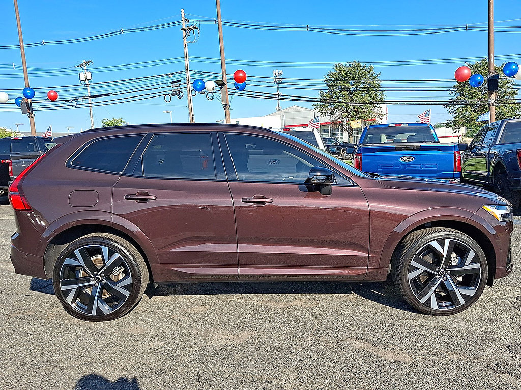 Certified 2025 Ford Explorer Active AWD/4WD image 32