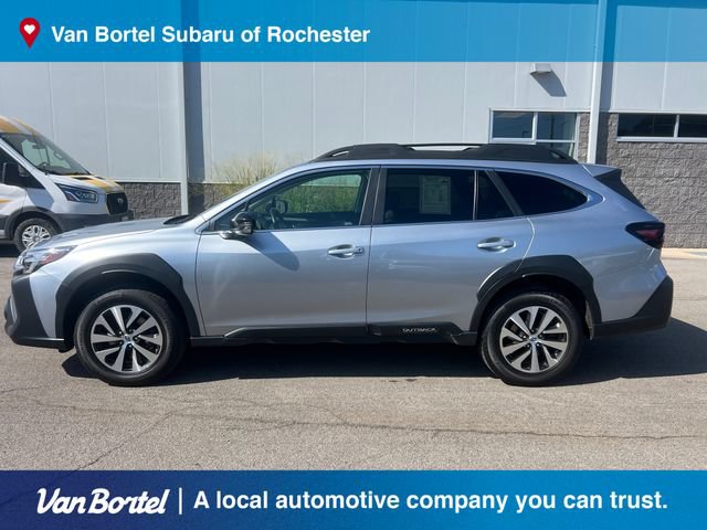 Used 2024 Subaru Outback Premium AWD/4WD image 3
