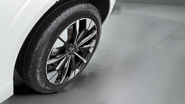Certified 2026 Volvo XC60 B5 Plus AWD/4WD image 21