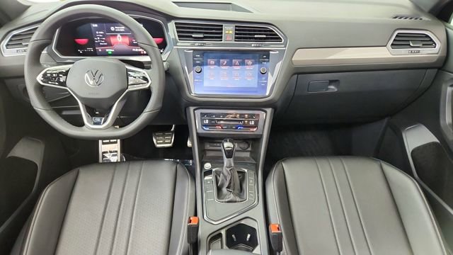 Used 2022 Volkswagen Tiguan SE R-Line image 19