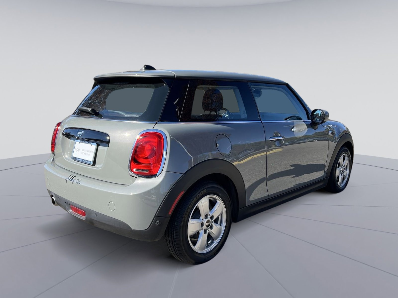 Used 2020 MINI Cooper 2-Door Hardtop image 9