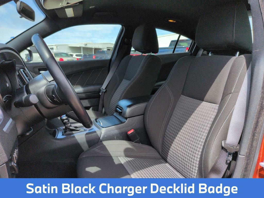 Used 2020 Dodge Charger SXT w/ Blacktop Package image 15