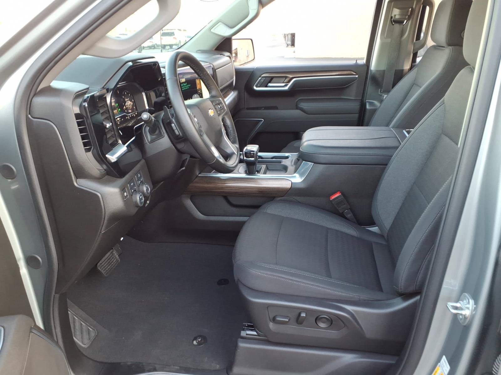 Used 2025 Chevrolet Silverado 1500 LT w/ LPO, Liner Protection Package AWD/4WD image 15