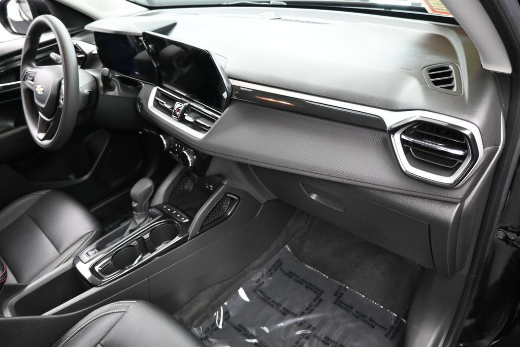 Used 2024 Chevrolet TrailBlazer LT w/ Driver Confidence Package FWD image 40