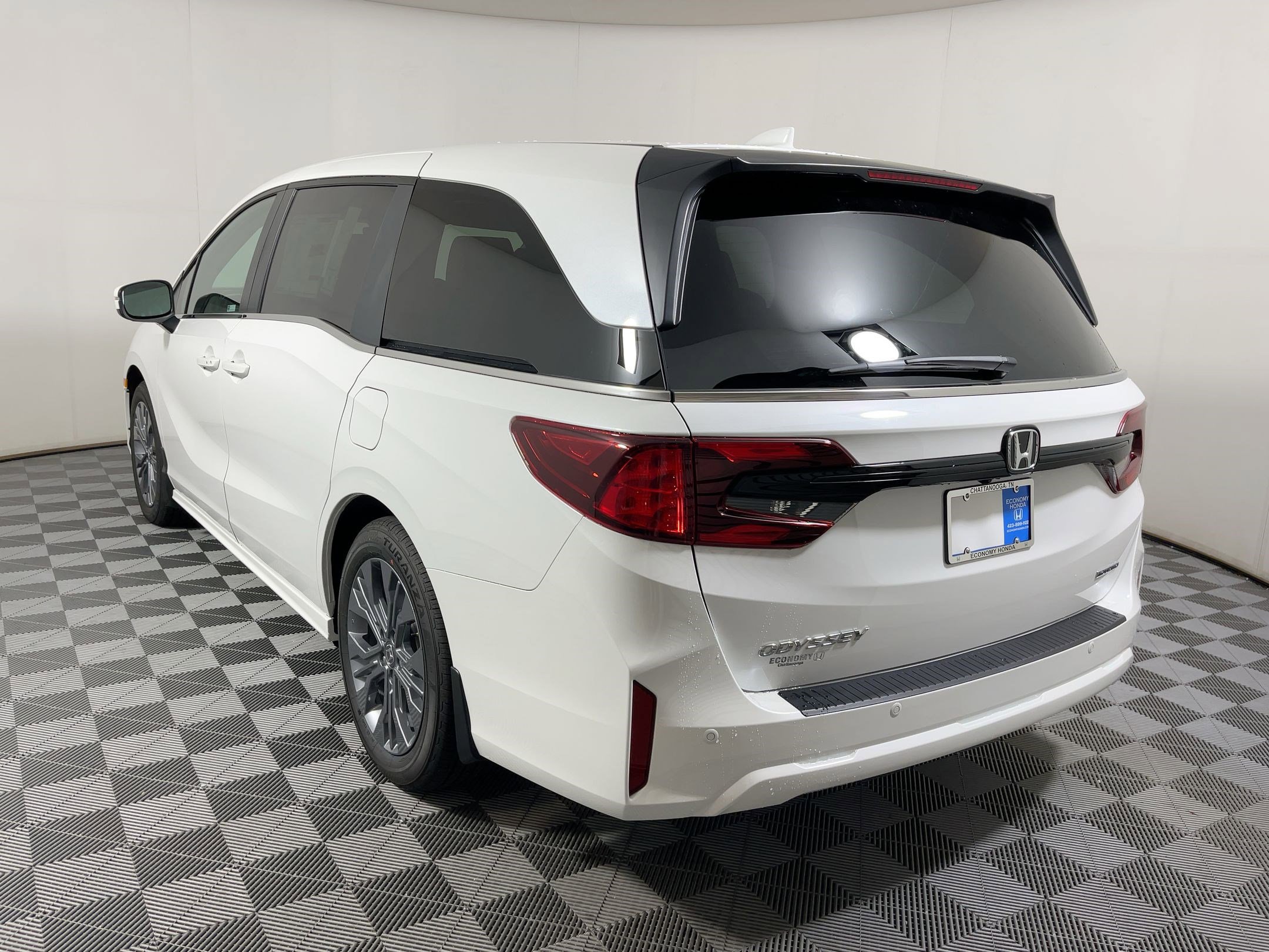 New 2026 Honda Odyssey Touring image 6