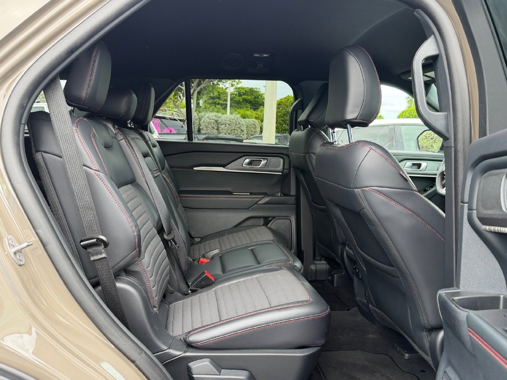 Certified 2026 Ford Explorer ST-Line RWD image 19