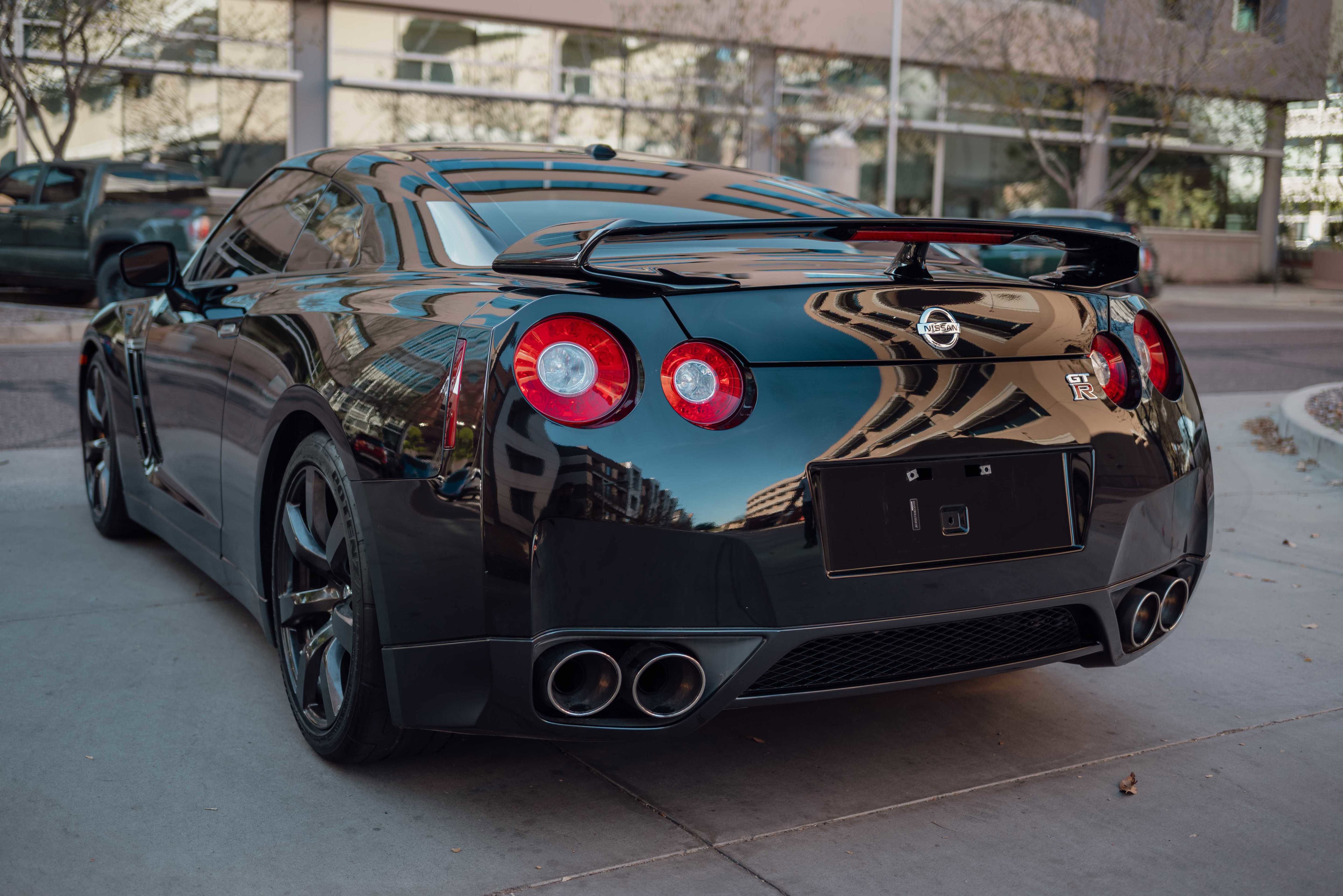 Used 2010 Nissan GT-R Premium AWD/4WD image 6
