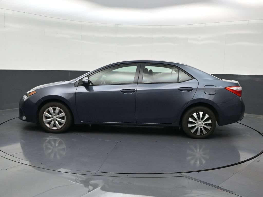 Used 2015 Toyota Corolla LE FWD image 2
