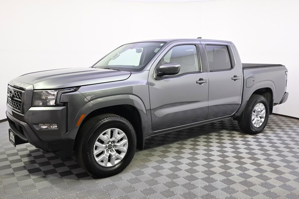 Used 2022 Nissan Frontier SV image 2