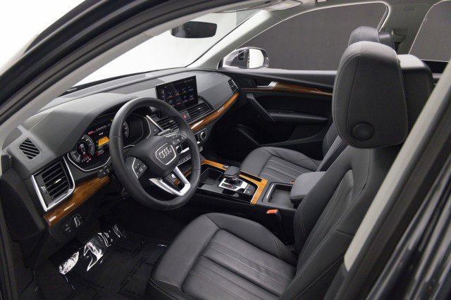 Used 2021 Audi Q5 e Premium w/ Convenience Package image 14