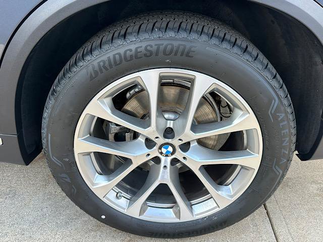Used 2022 BMW X5 xDrive40i w/ Executive Package AWD/4WD image 32