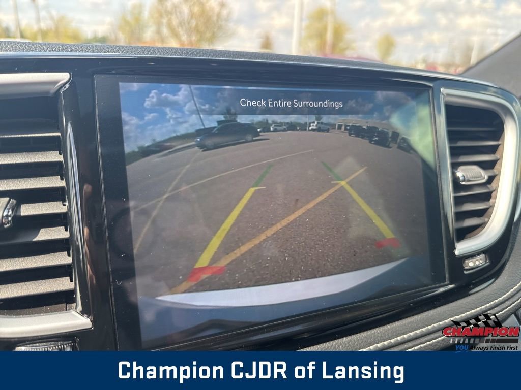 Used 2025 Chrysler Pacifica Limited FWD image 27