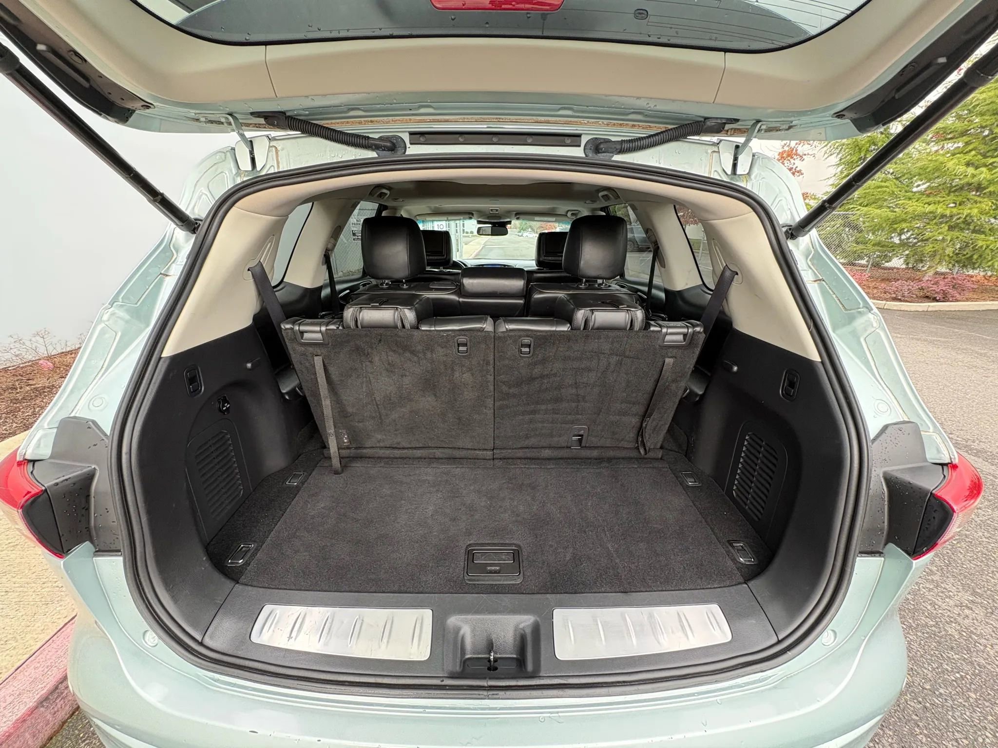 Used 2014 INFINITI QX60 AWD Hybrid w/ HEV Deluxe Touring Package image 23