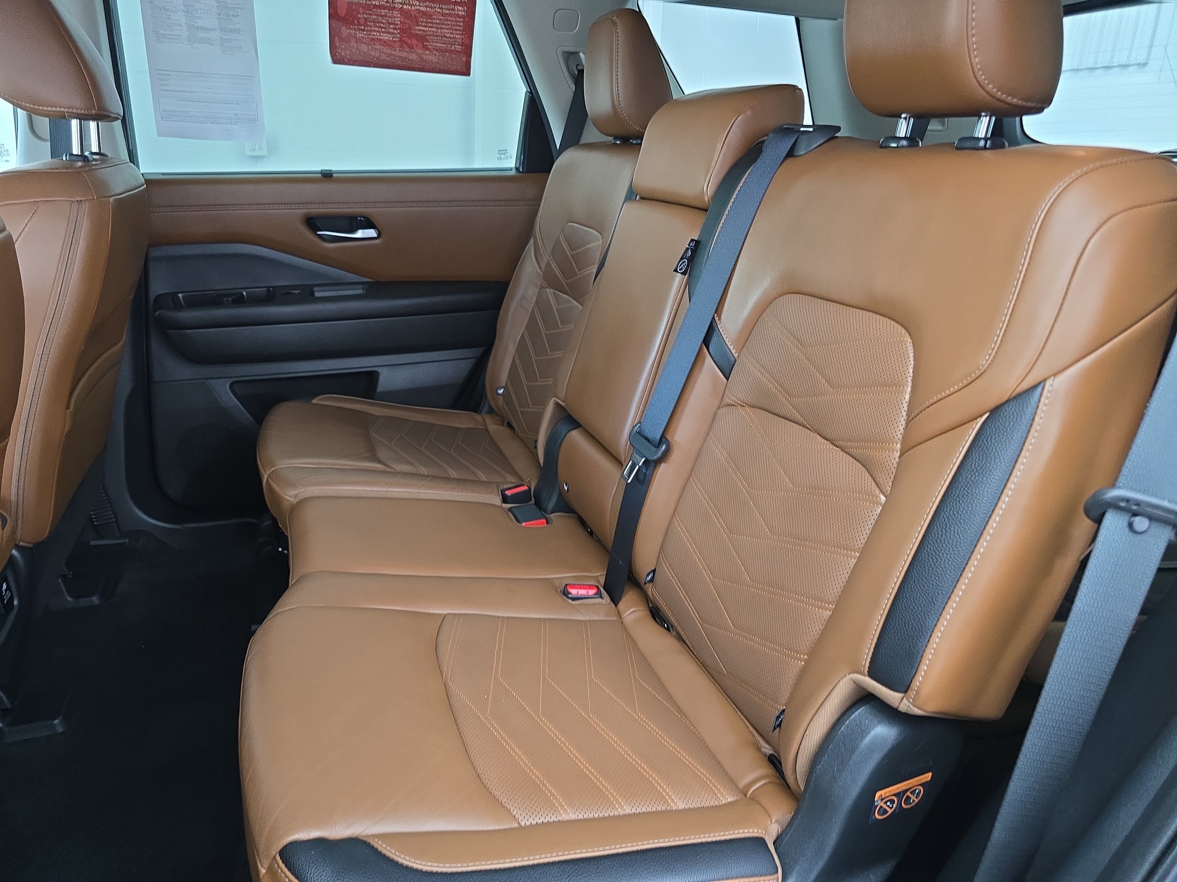 Certified 2023 Nissan Pathfinder Platinum w/ Cargo Package image 15