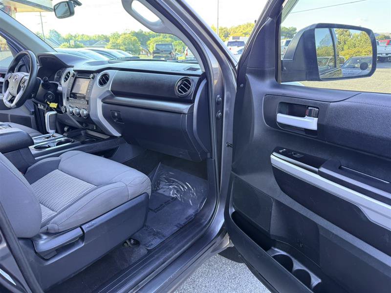 Used 2017 Toyota Tundra SR5 AWD/4WD image 10