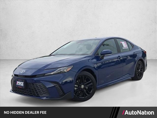 Used 2025 Toyota Camry SE FWD image 1