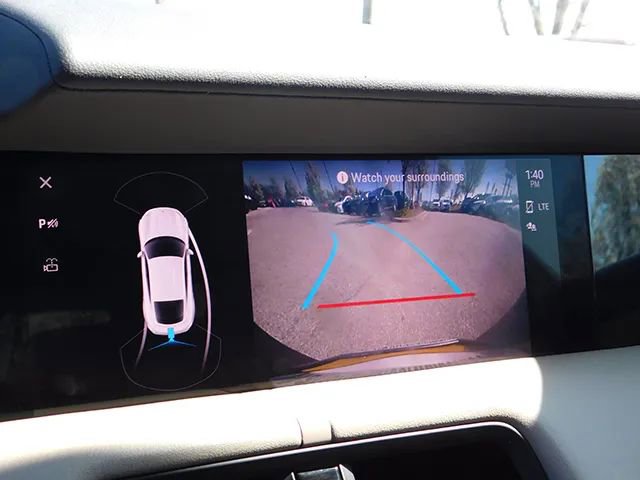 Used 2021 Porsche Taycan image 18